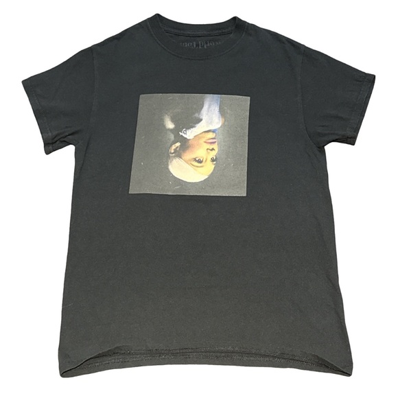 ARIANA GRANDE SWEETENER TOUR women's official merchandise graphic tee, small. - Picture 1 of 3